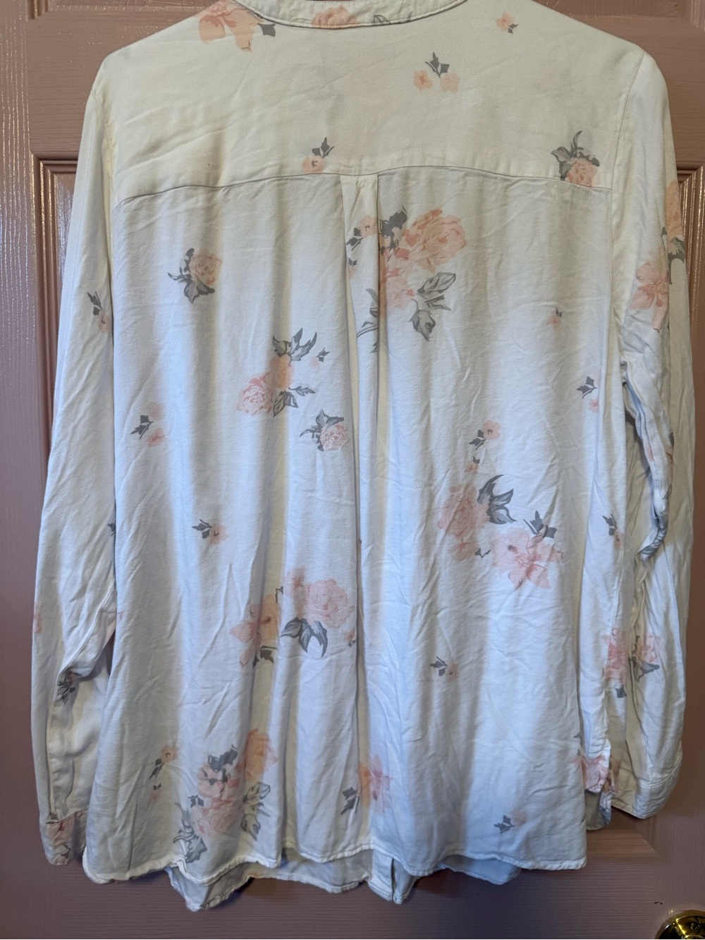 Denver Hayes Floral Button-Up Blouse in Cream & Blush - Picture 4 of 5